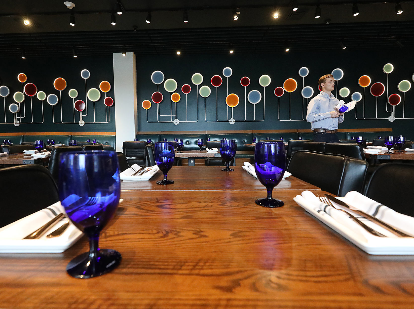 Palette dining room